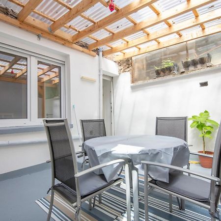 Schöne Ferienwohnung mit kleiner Terasse Klotten Exterior foto